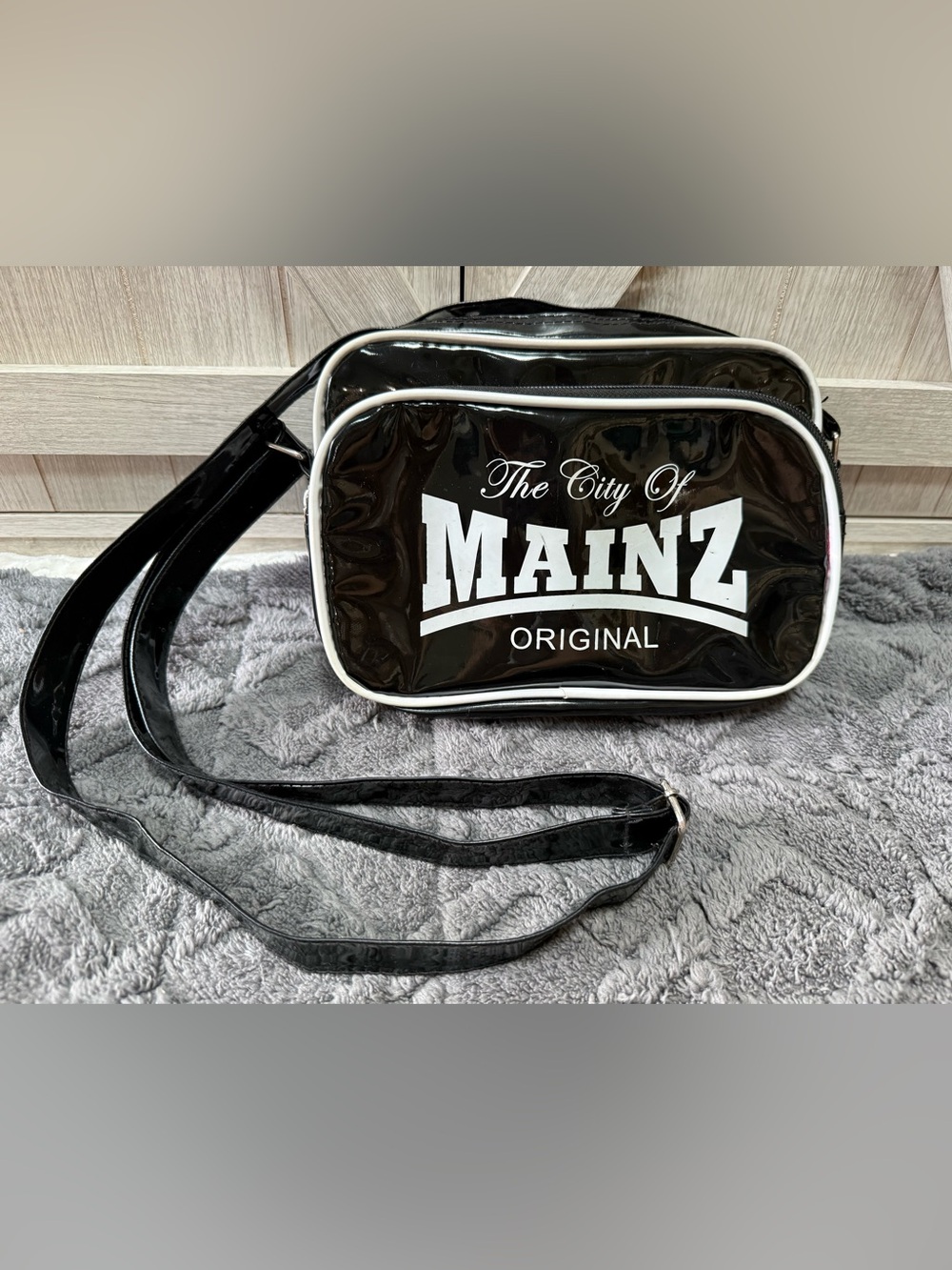 Robin Ruth "The City of Mainz Original" Black Patent Crossbody Shoulder Bag